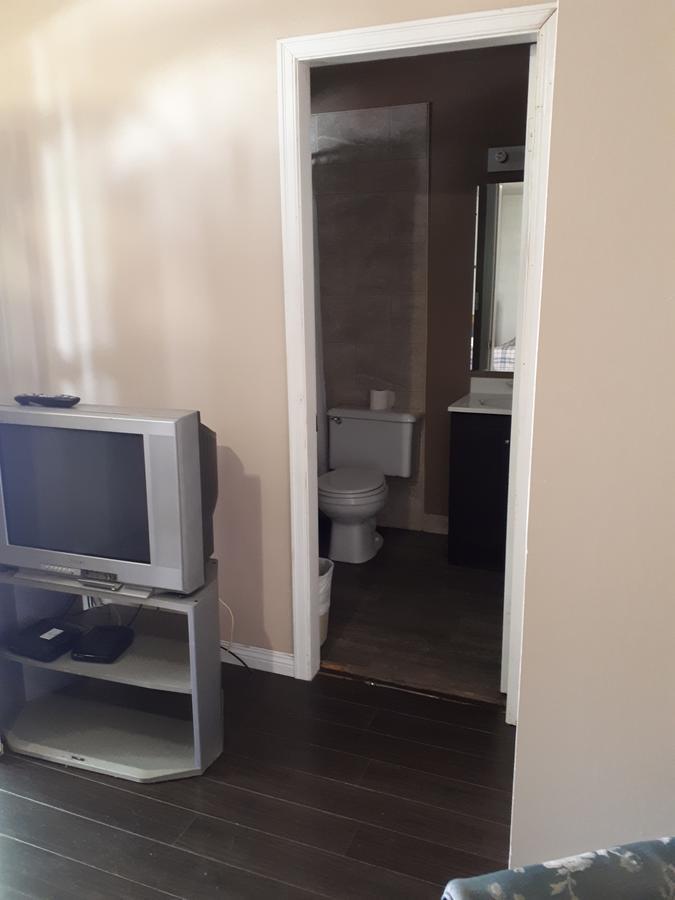 Travellers Rest Motel Salmon Arm Exteriör bild